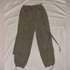 PacSun Women’s Olive Cargo Pants